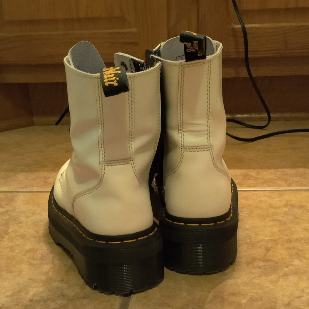 Dr. Martens White Jadons Women's Size 7 - Picture 3 of 3